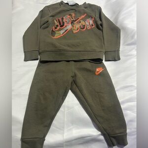2t Nike Green Jogger Set Athletic Style